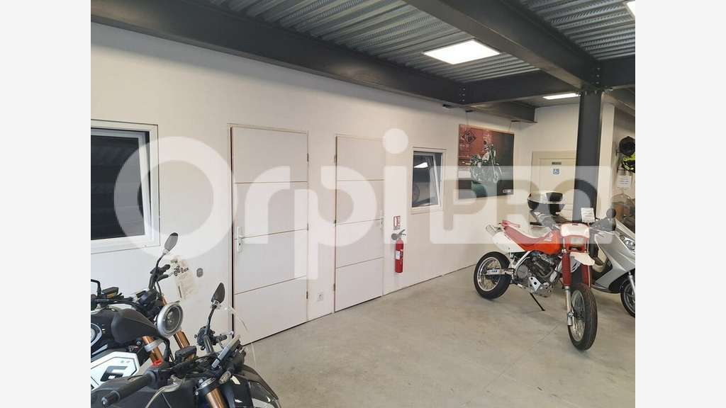 Local d'activité 750m² à vendre à Crépy-en-Valois