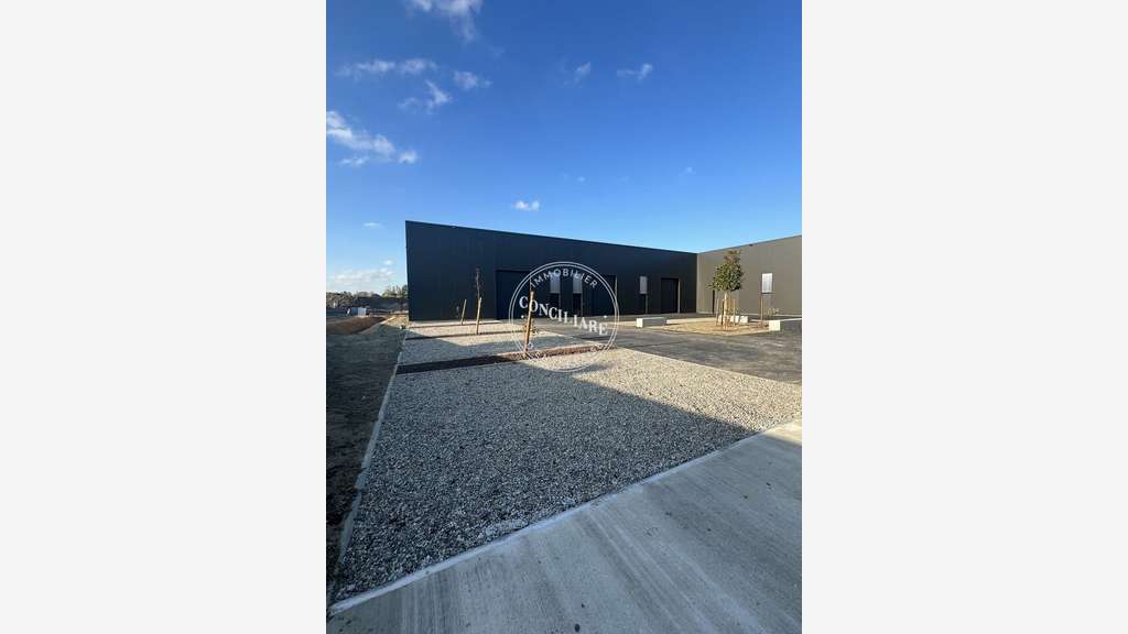 SUD EST TOULOUSE - VENTE ENTREPOT 730M2