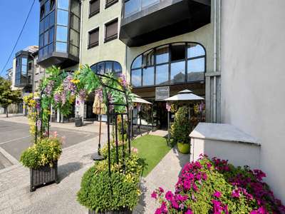 AV murs commerciaux 105m² Divonne-les-Bains centre