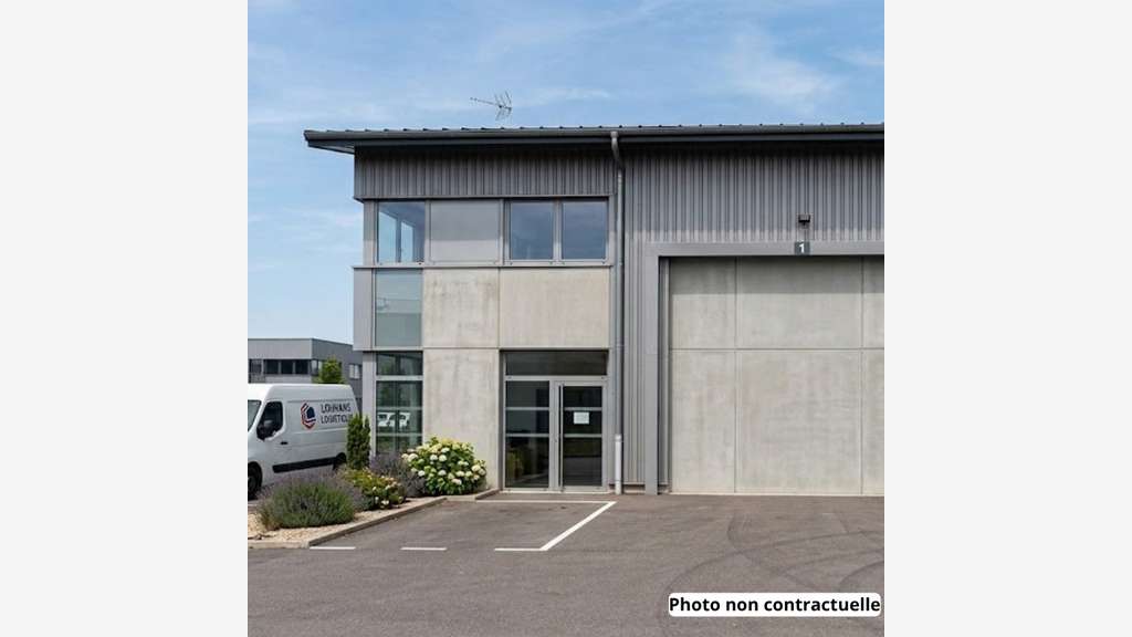 Entrepôt / local industriel 2500 m2- proche Dole