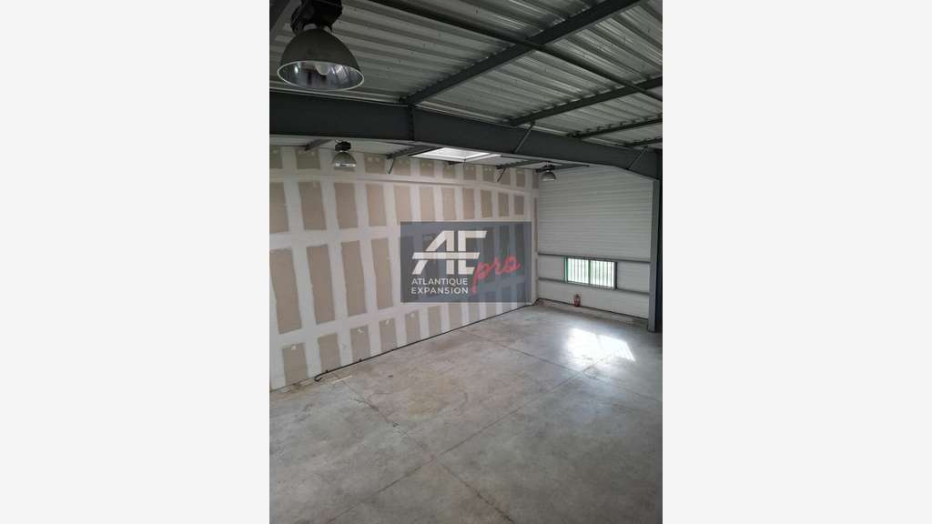 Vente local d'activité de 372m² en ZA à Donges
