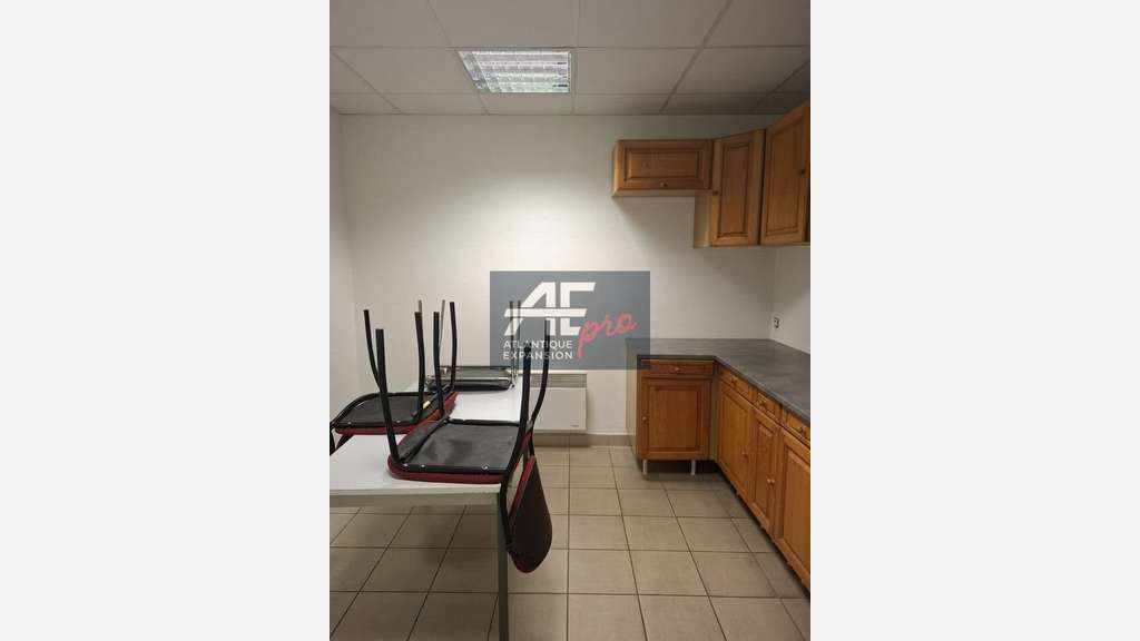 Vente local d'activité de 372m² en ZA à Donges
