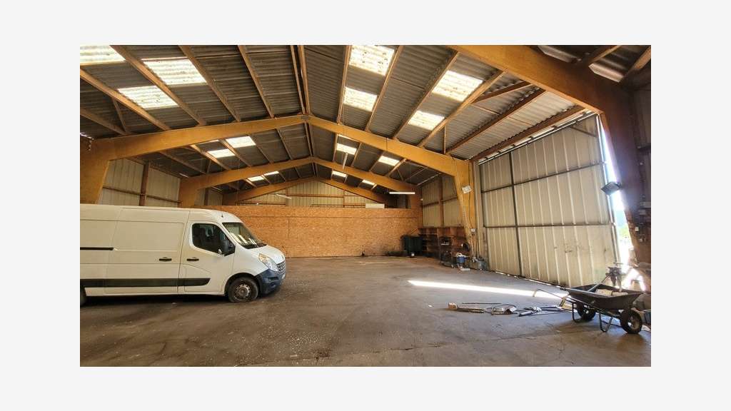 A vendre bâtiment d'activité 450m² ZA de Draché