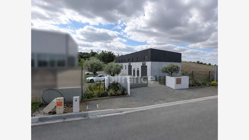 LOCAL D'ACTIVITÉ NEUF À VENDRE - 130 m² - DR