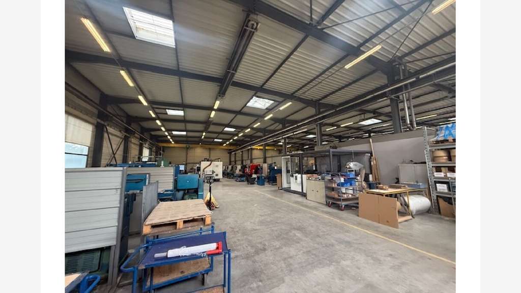À vendre – Site industriel de 4 955 m² à Dreux – E