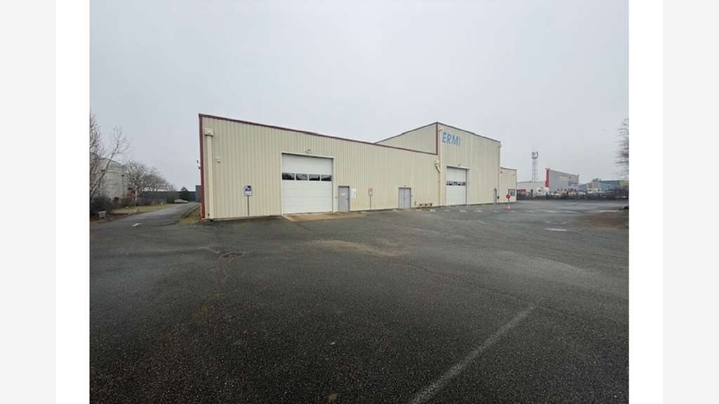 À vendre – Site industriel de 4 955 m² à Dreux – E