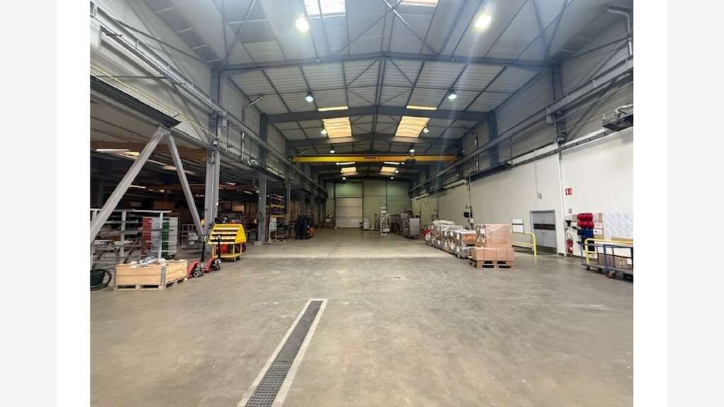 À vendre – Site industriel de 4 955 m² à Dreux – E