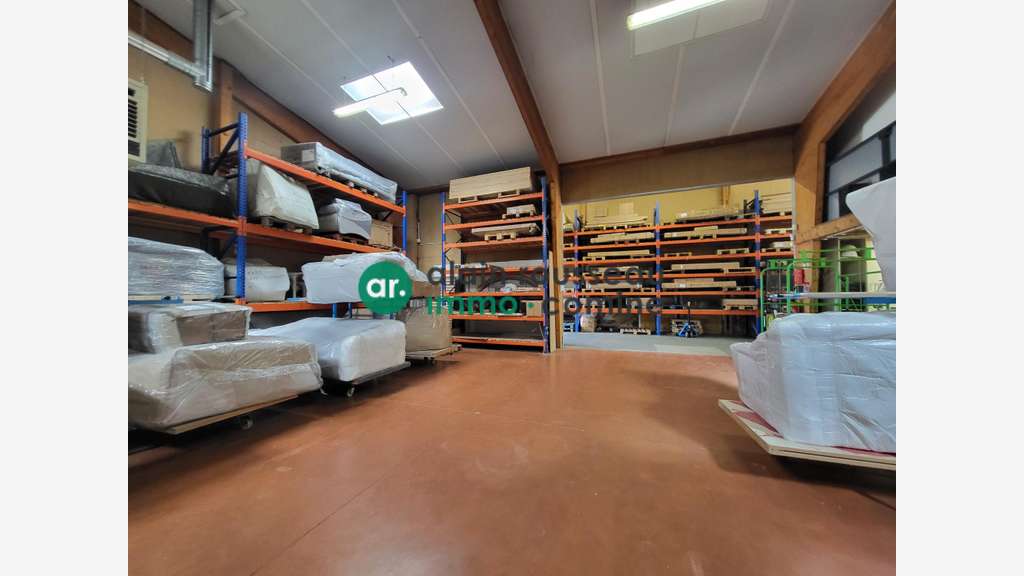 A vendre local d'activité de 600m² à Ecouflant