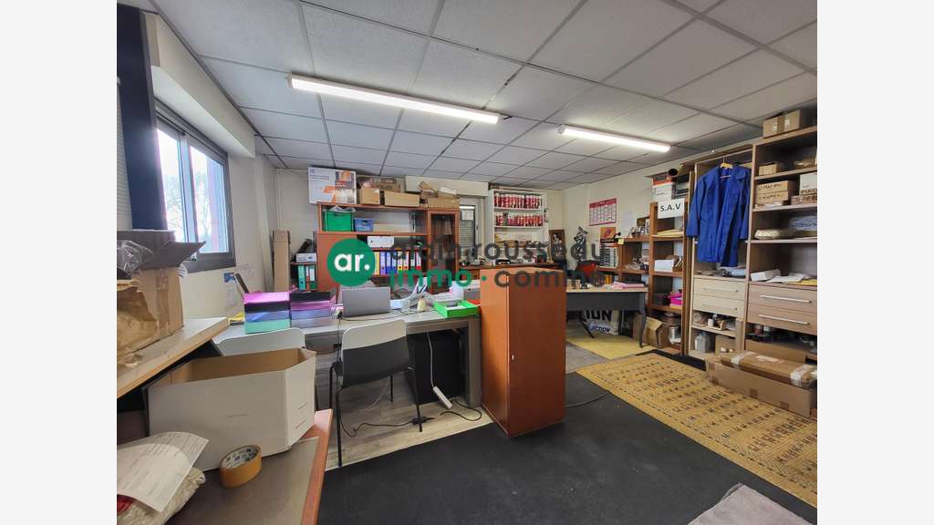 A vendre local d'activité de 600m² à Ecouflant