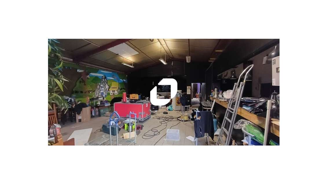 Vente Local d'activité 330m² Ecquevilly