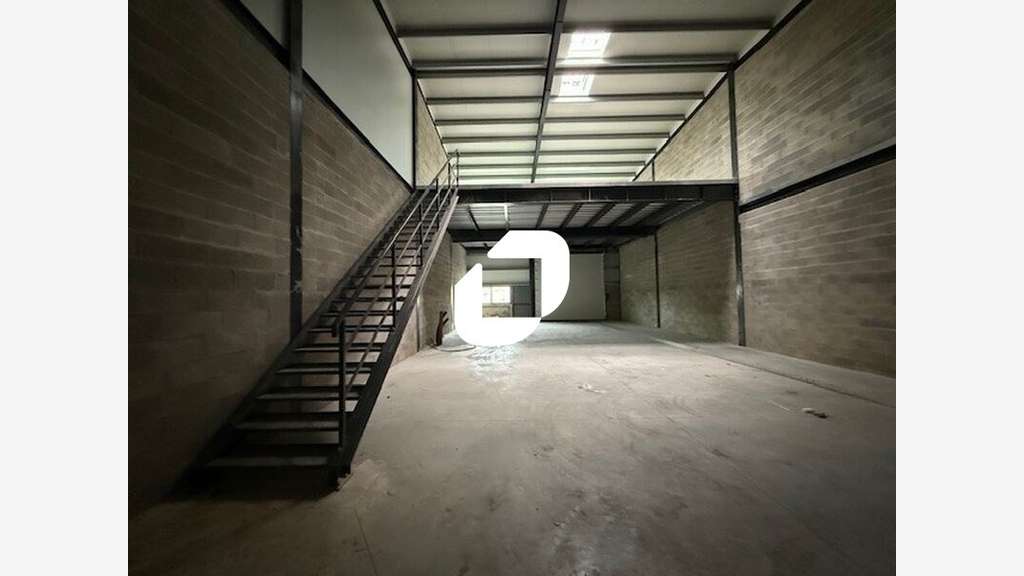Vente Local d'activité 252m² Ennery