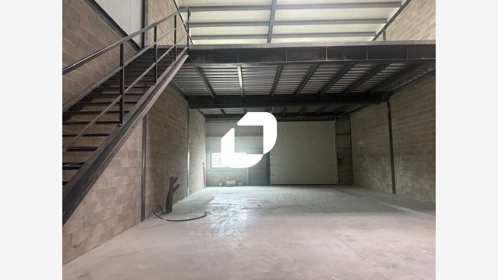 Vente Local d'activité 252m² Ennery