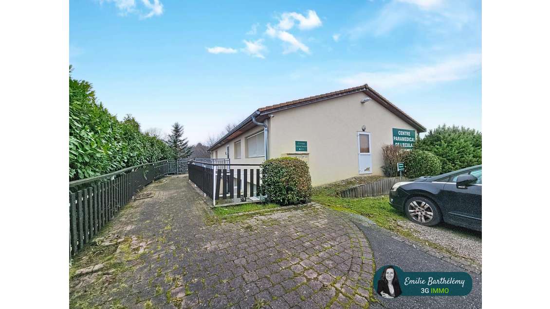 AV murs vides 173m² ZI de l'Éculaz à Ésery