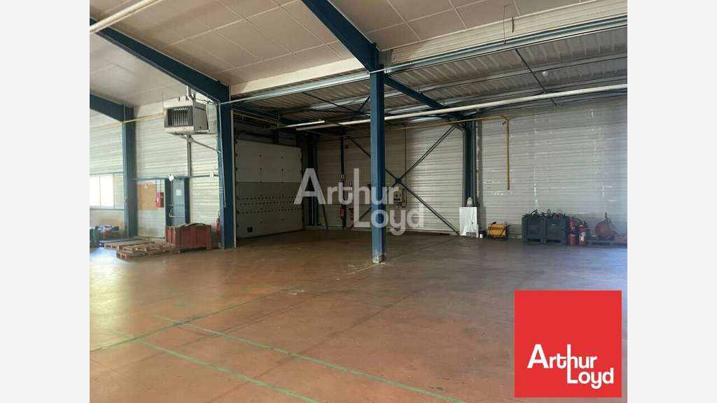 Local d'activité 1 290m² à vendre aux Essarts