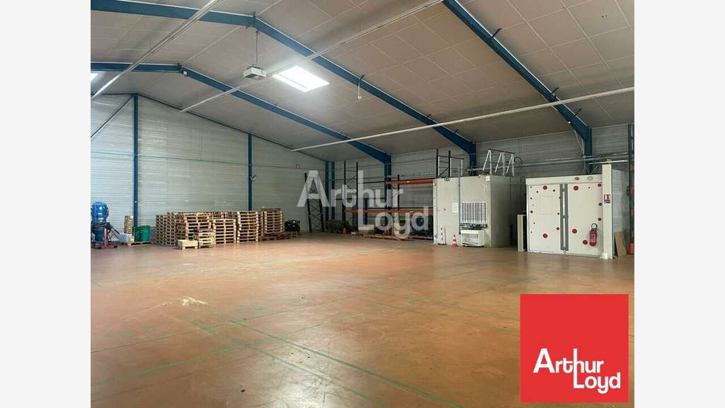 Local d'activité 1 290m² à vendre aux Essarts