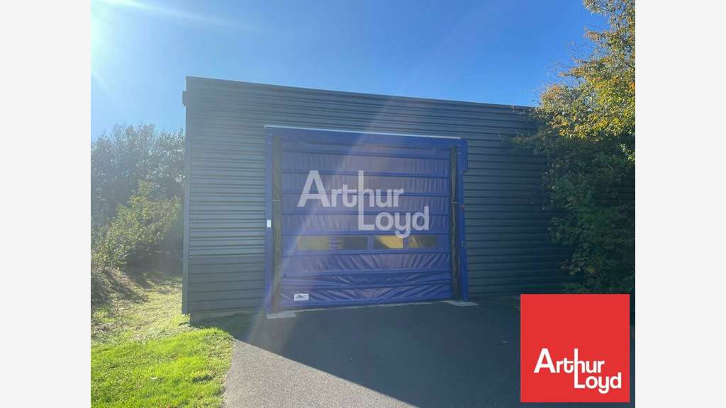 Local d'activité 1 290m² à vendre aux Essarts