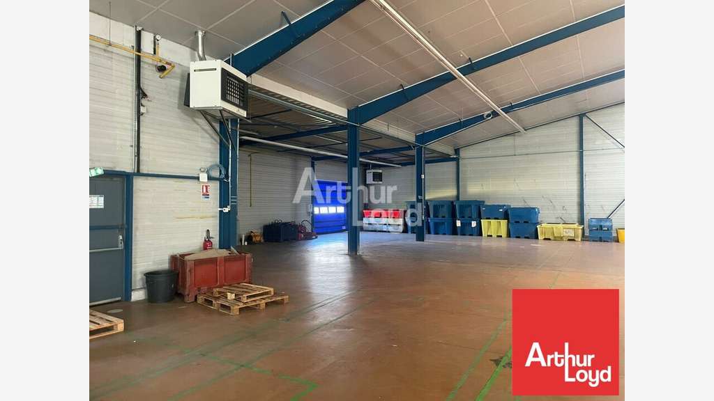 Local d'activité 1 290m² à vendre aux Essarts