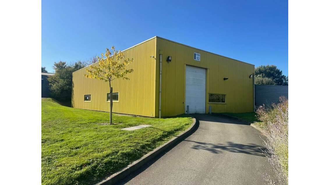 Local d'activité 900m² à vendre aux Essarts