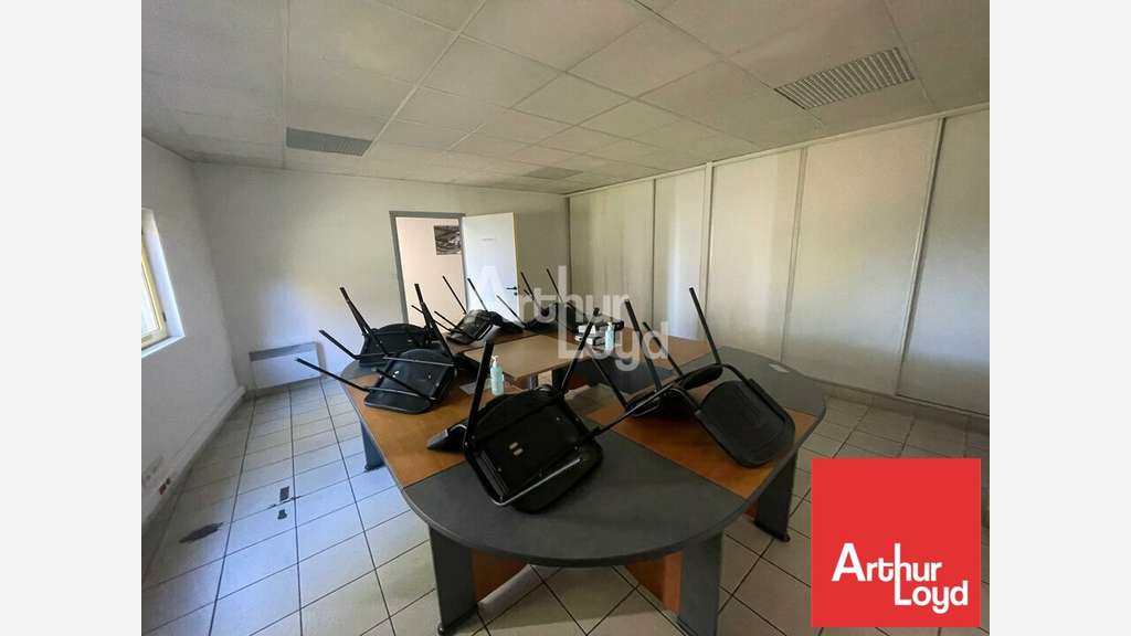 Local d'activité 900m² à vendre aux Essarts