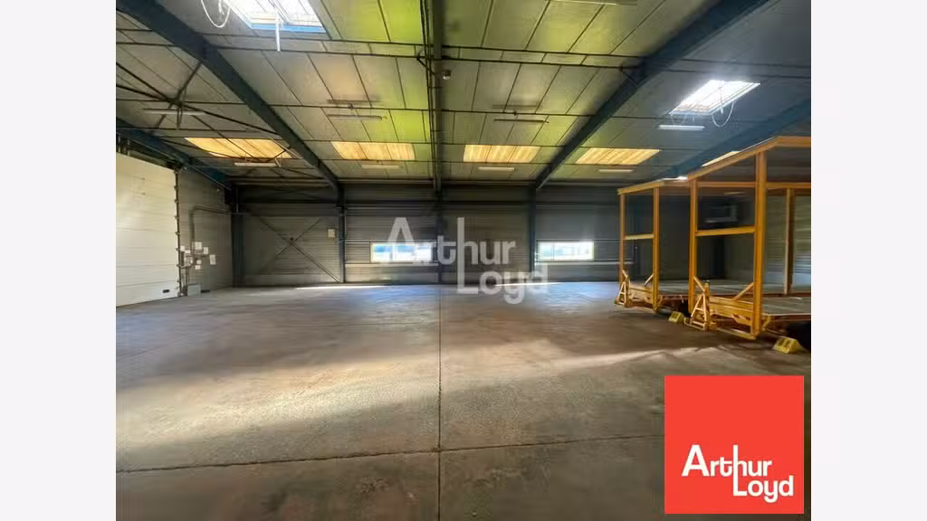 Local d'activité 900m² à vendre aux Essarts