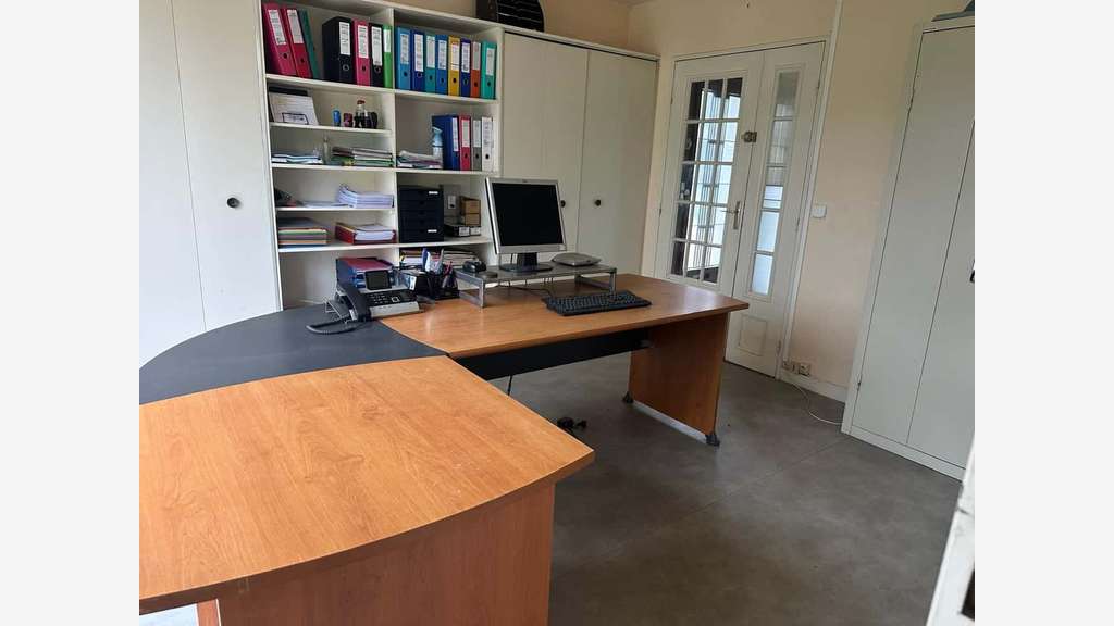 À vendre local bureaux de 570m² à Évreux