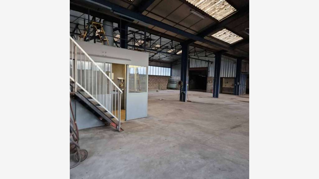 À vendre local bureaux de 570m² à Évreux