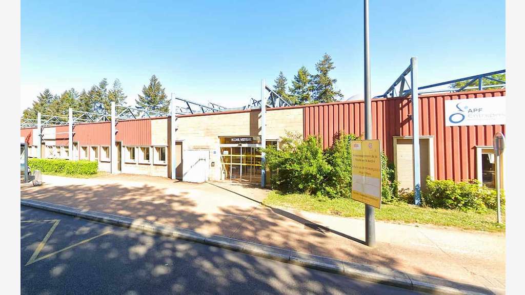 À vendre local d'activités 1740m² à Évreux 