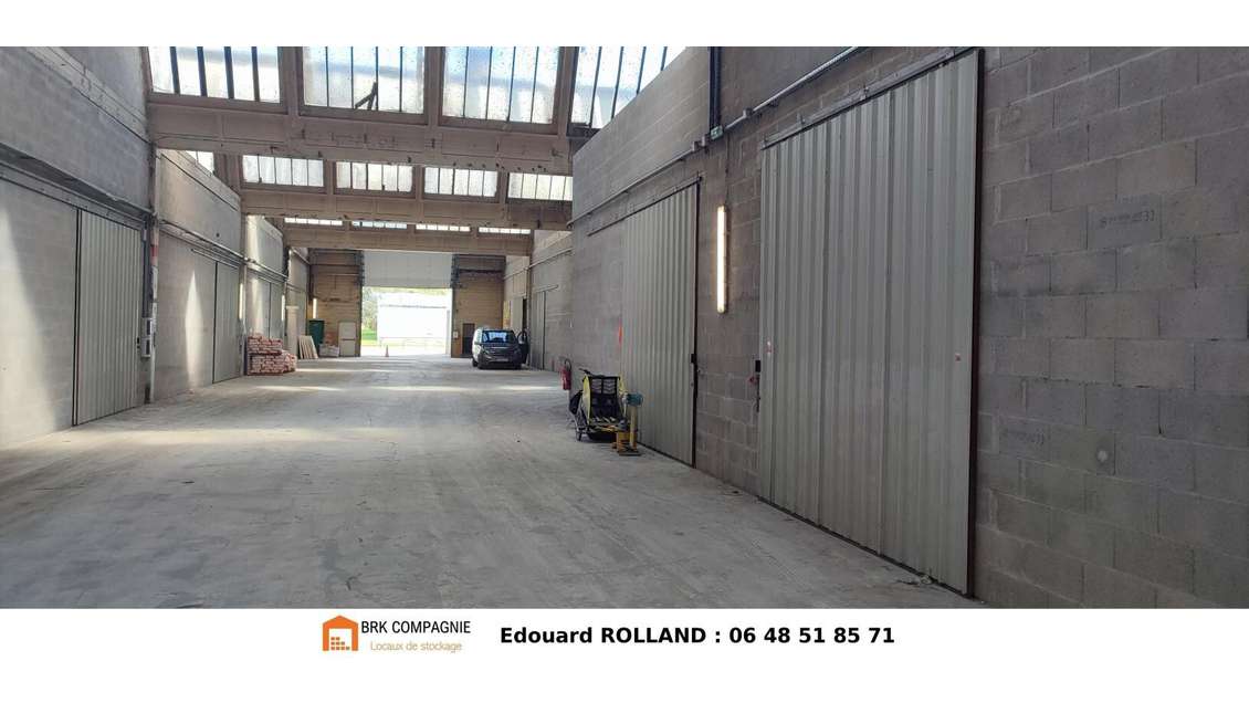 Cède local de stockage de 60m² Brières Les Scelles
