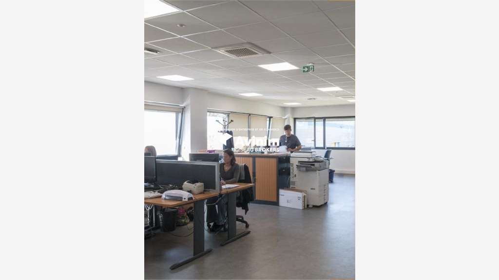 A vendre locaux neufs ZAC Innovespace à Ezanville