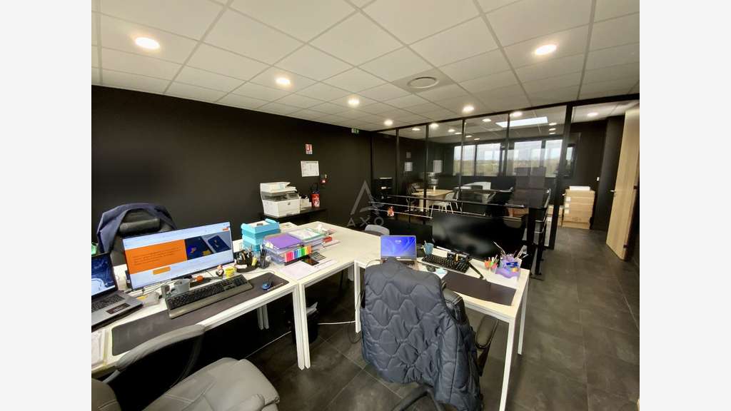AV local d'activité 166m² en ZA récente Fabrègues