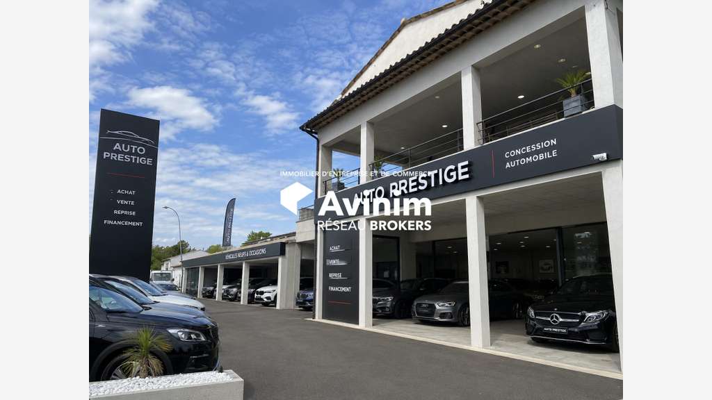 AV local d'activité 900m² avec cour en ZA Fayence