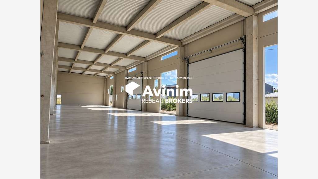 Local artisanal neuf de 154 m² dans le canton de 