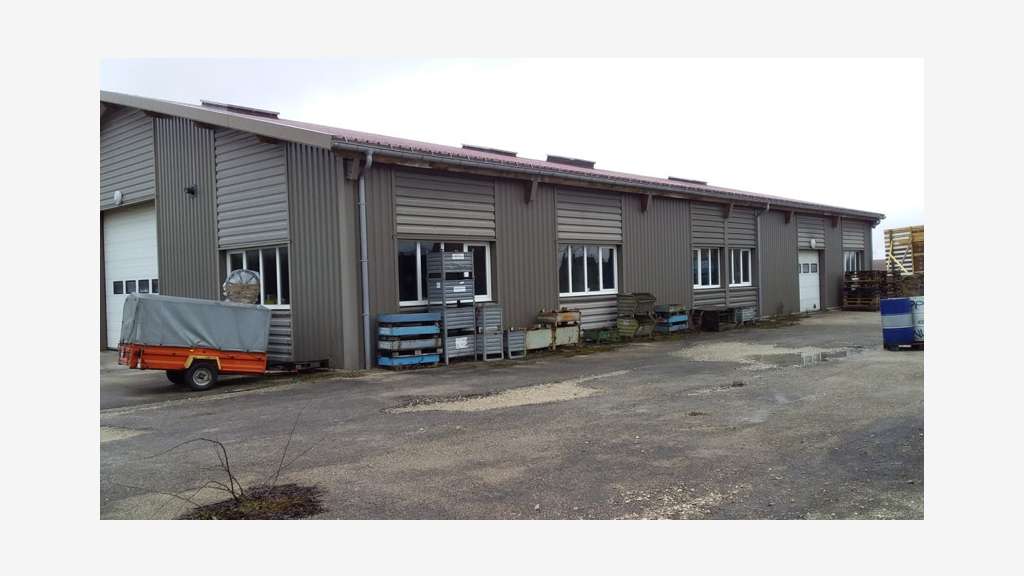À vendre – Local Industriel de 1 400 m² à Flan