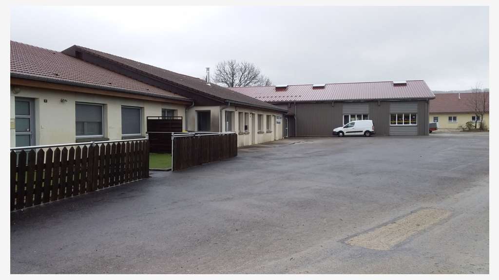 À vendre – Local Industriel de 1 400 m² à Flan