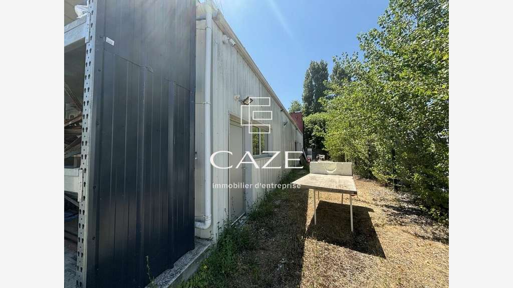 Bâtiment 325m² à vendre proche rocade à Floirac
