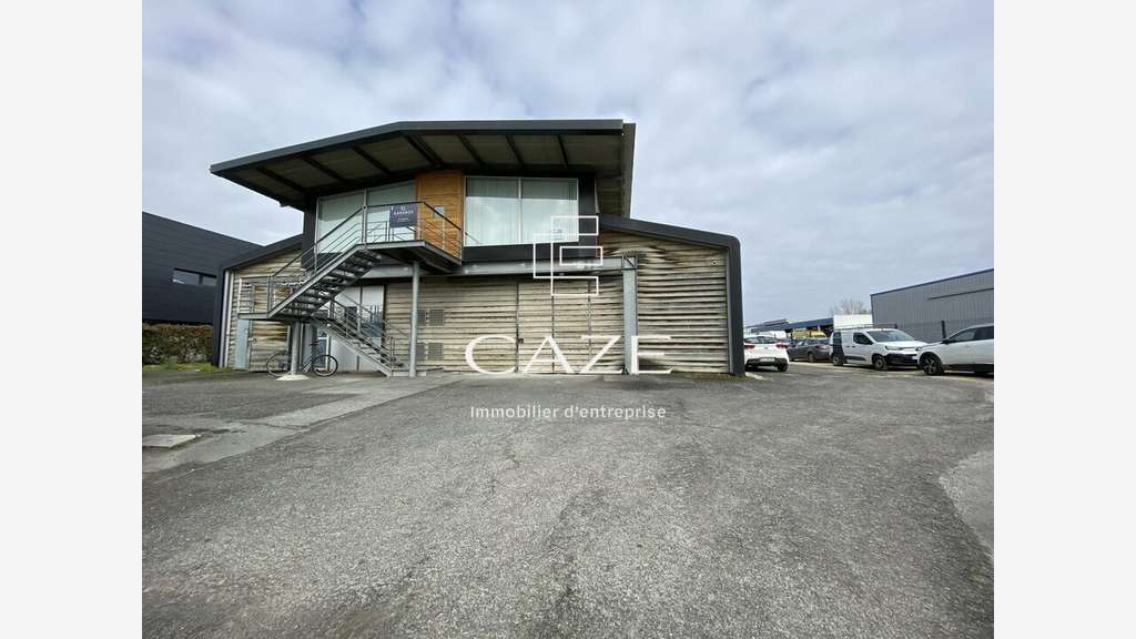 Bâtiment à vendre proche rocade 22/23 à Floirac