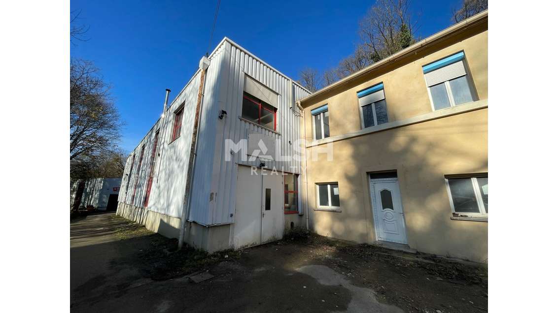 Local d'activités 755m² à Fontaines-Saint-Martin