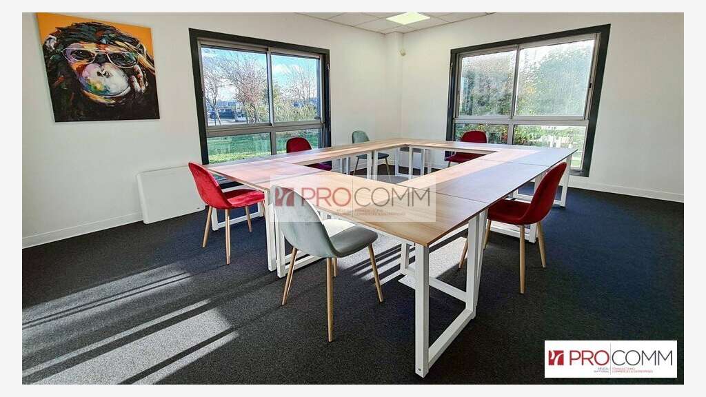 A vendre bureaux atelier 4750m² Fontenay sur Eure
