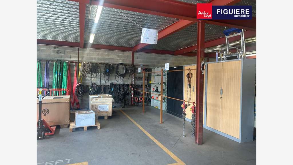 AV bâtiment industriel avec terrain à Fos-sur-Mer