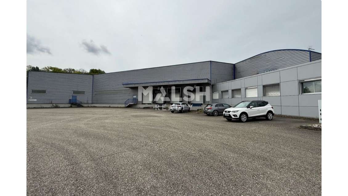 Bâtiment d'activités indépendant à vendre à Four