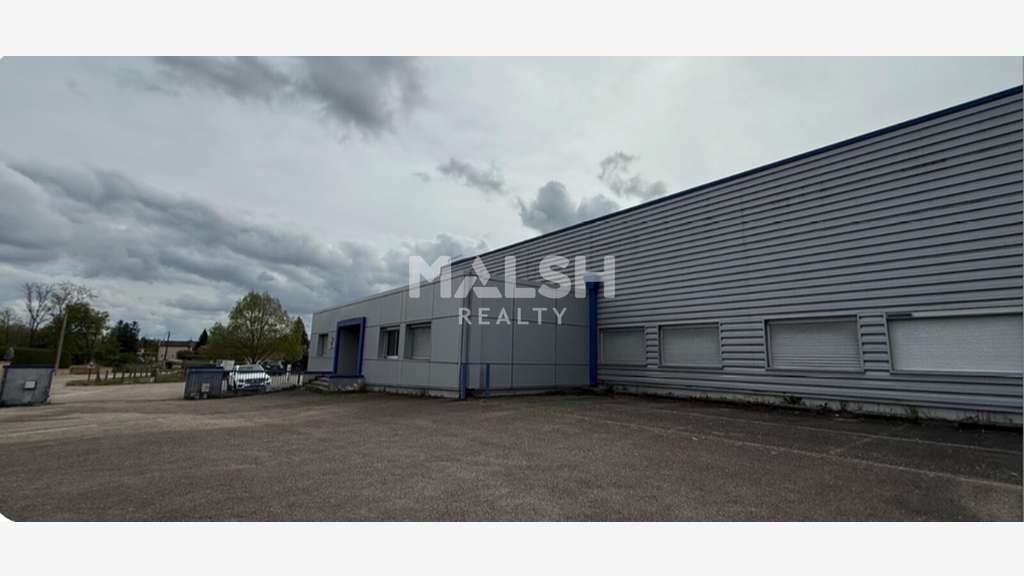 Bâtiment d'activités indépendant à vendre à Four