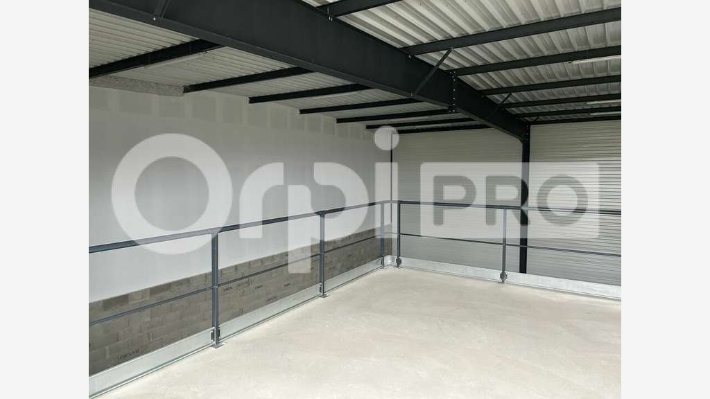 Vente local d'activité 539m² à Frans