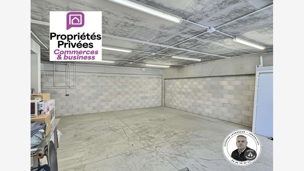 AV local 142m² à Puget sur Argens ZA des Vernèdes