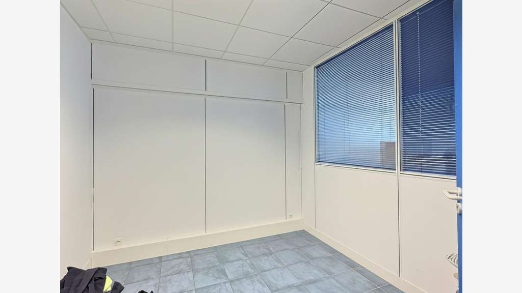 PUGET SUR ARGENS - MURS, LOCAL D'ACTIVITE, BUREAUX