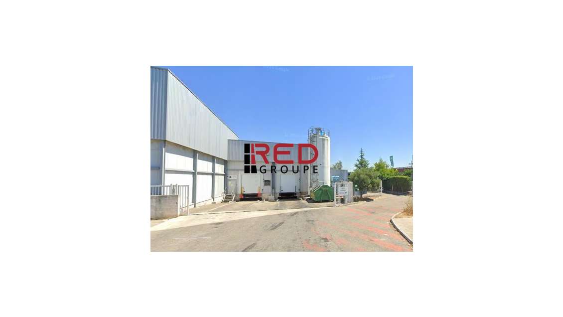 AV bâtiment indépendant de 2104m² en zi à Fuveau