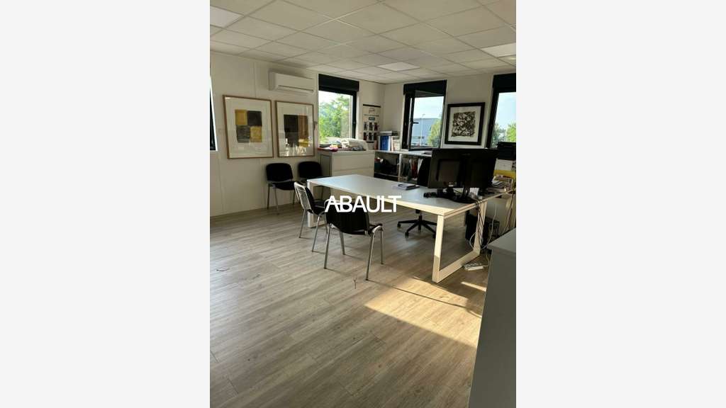 Local d'activité 1200m² à vendre à Gaillac