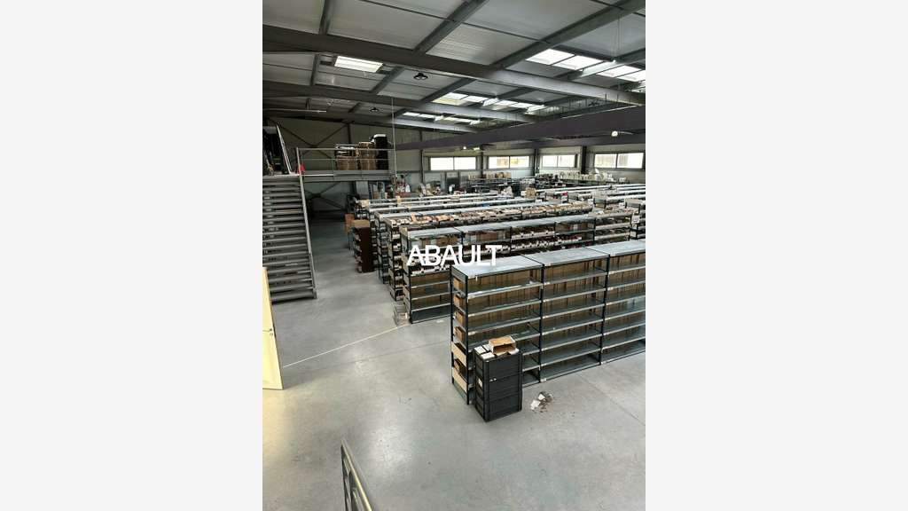 Local d'activité 1200m² à vendre à Gaillac