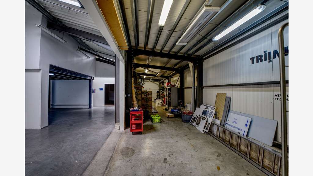 Local d'activité de 750m² à vendre en za à Gaillac