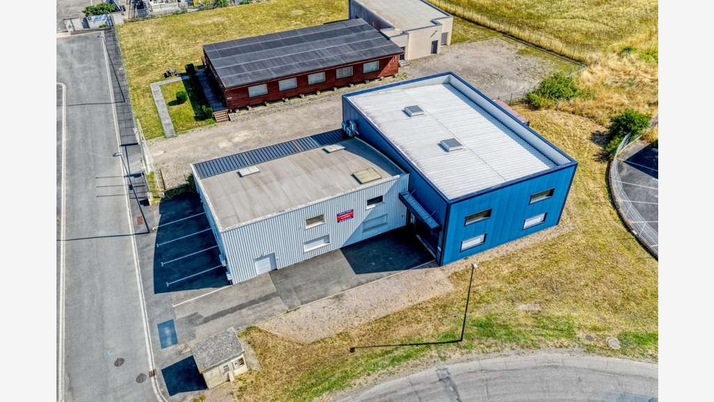 Local d'activité de 750m² à vendre en za à Gaillac