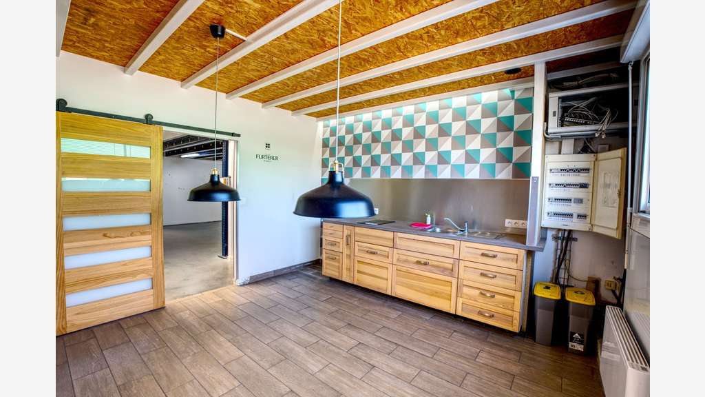 Local d'activité de 750m² à vendre en za à Gaillac